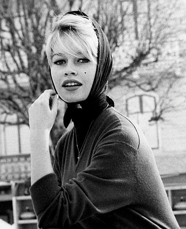 Brigitte_Bardot_1958_Italy.jpg